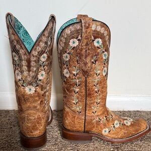Embroidered Floral Western Boots